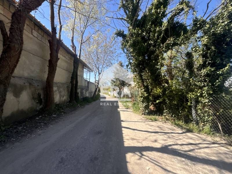 Ексклузивен, урегулиран поземлен имот за продажба, в близост до Военна