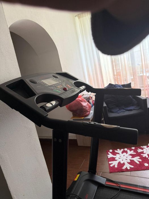 Banda de alergat si bicicleta fitnes