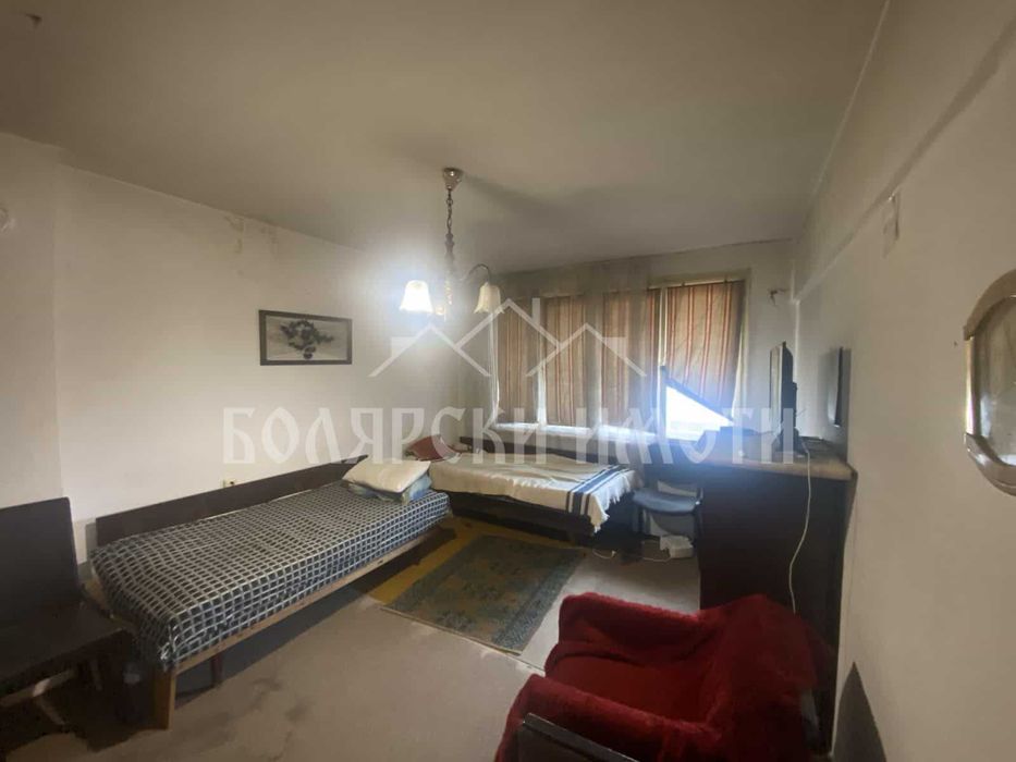 Продава се Двустаен апартамент в Велико Търново, Център - 44 кв.м за 1382 €/кв.м - Снимка #1