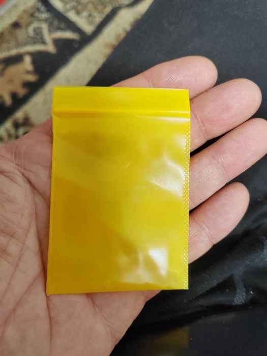 Зип пакетики жёлтые 6*7 см.