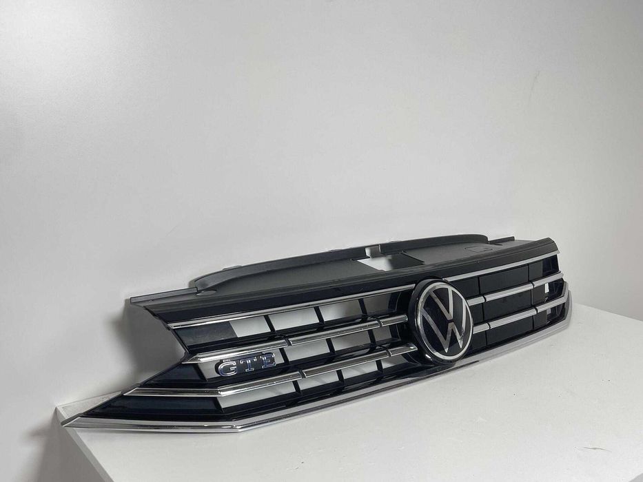 Предна решетка за VW Passat B8 GTE
