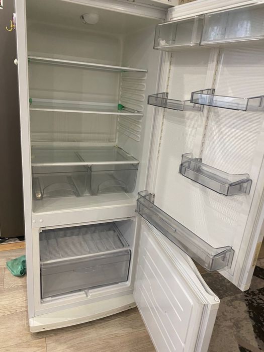 Холодильник в отличном сомтоянии