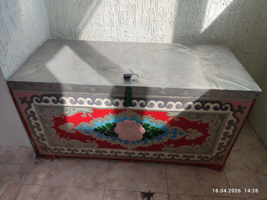 Сандык дерево обшитое