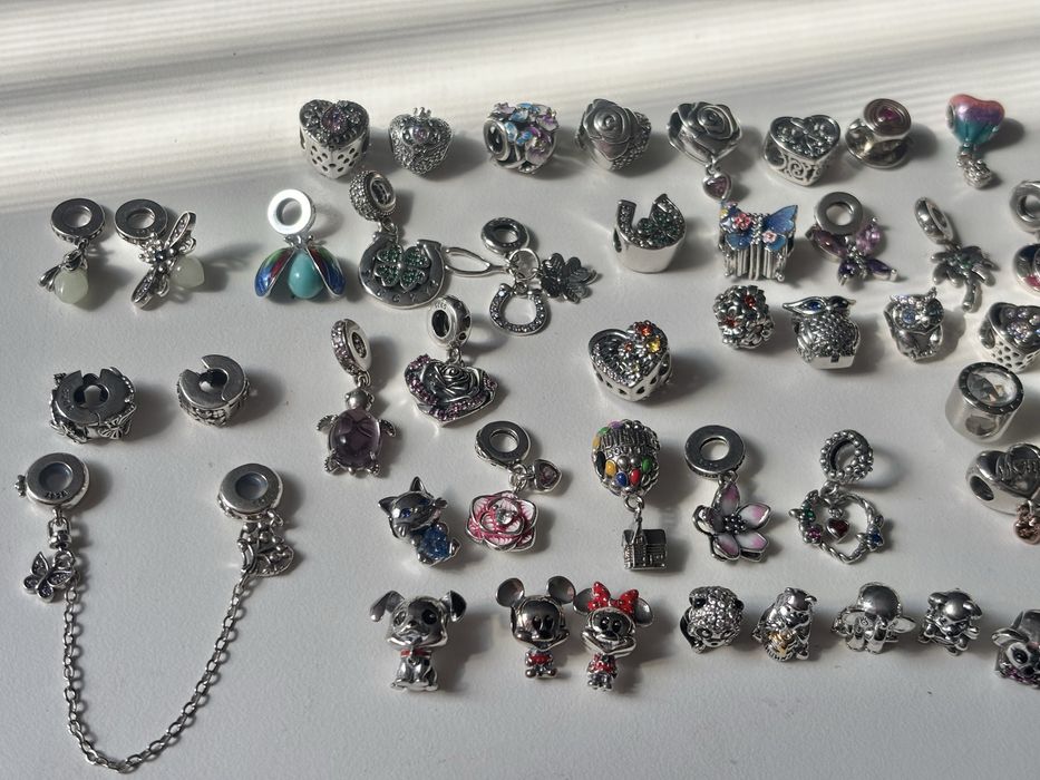 Гривни Pandora 19см S925 (талисмани)