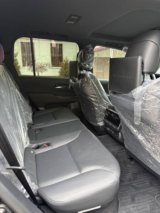 Toyota 300 land cruiser