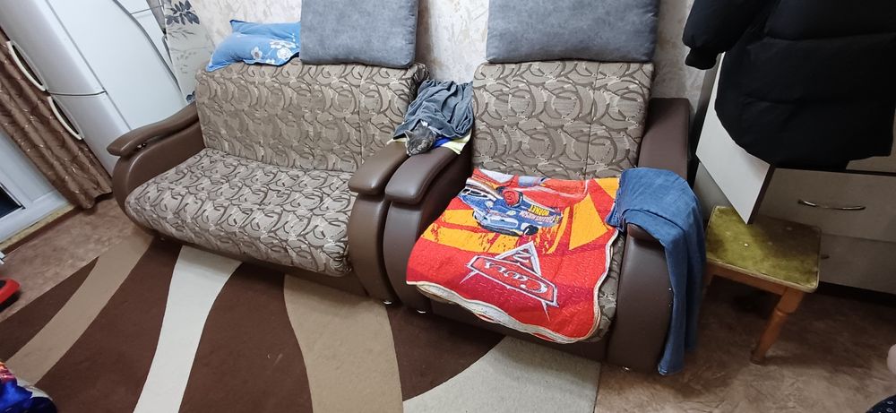 Продам диван с креслом