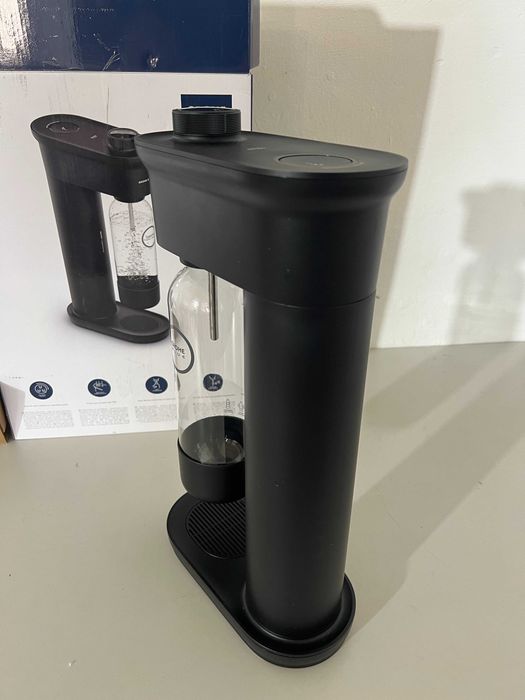 GROHE Blue Fizz 31943K00 – Aparat pentru apă carbogazoasă, 3 niveluri de carbonatare, Negru – Resigilat (fără butelie CO₂)