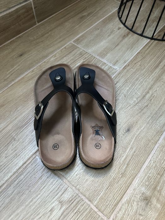 Papuci din piele mărimea 38
