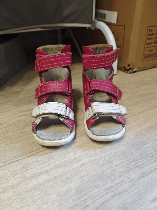 Ортопедические сандали