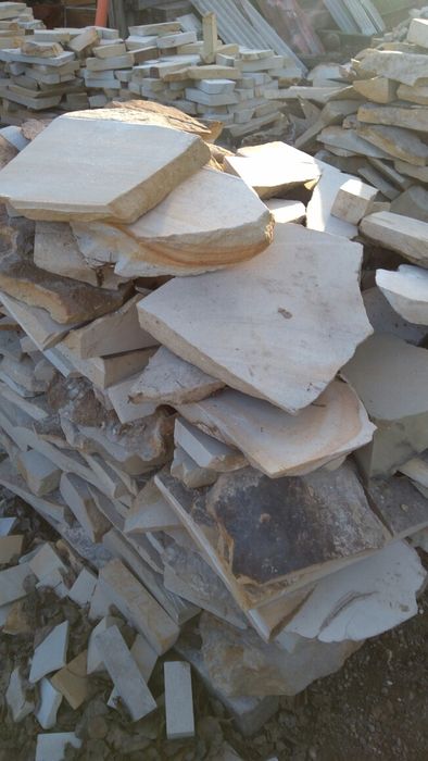 Piatra naturala , cu o singura fata