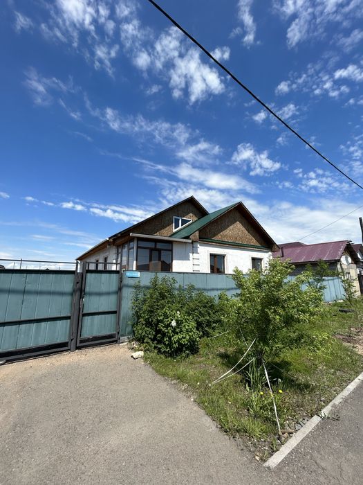 Продается мансардный дом в поселке Талапкер