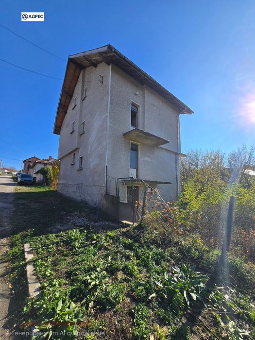 Къща в Плевен, област-с.Радишево площ 210 цена 162000