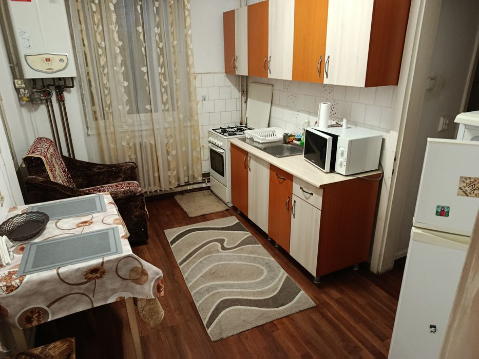 Închiriez apartament cu o camera, garsoniera