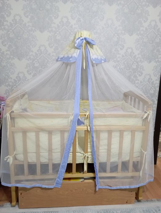 Детская кровать с бортиками