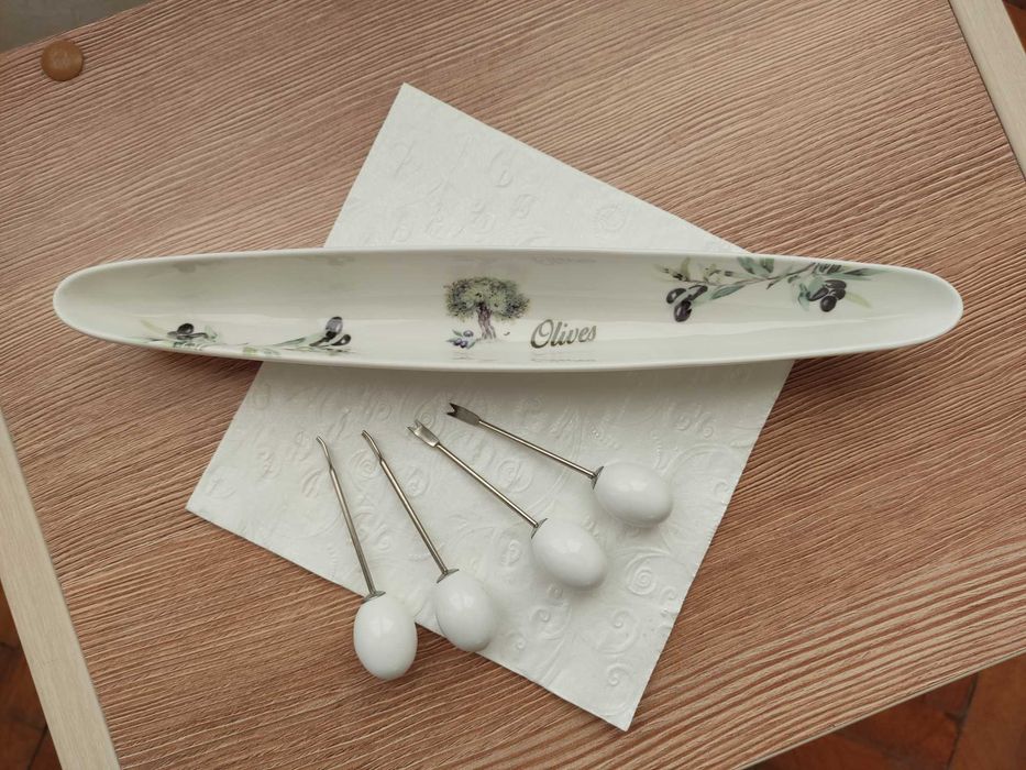 Дизайнерска лодка Douce Provence за сервиране на маслини