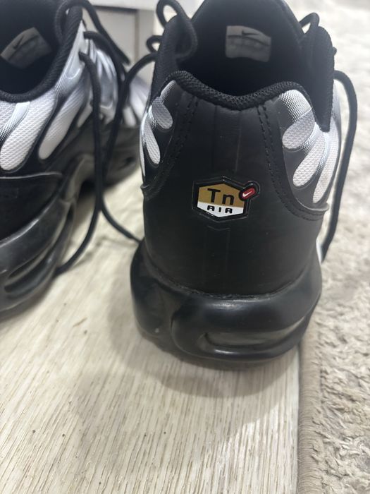 Продам кроссовки nike air max 99