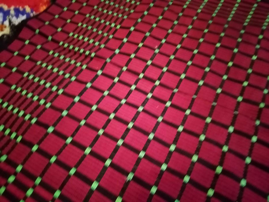 Продавам покривки за малки масички