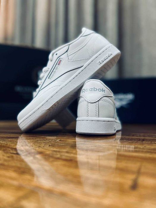 Reebok женские кожаные кроссовки РАЗМЕР 36