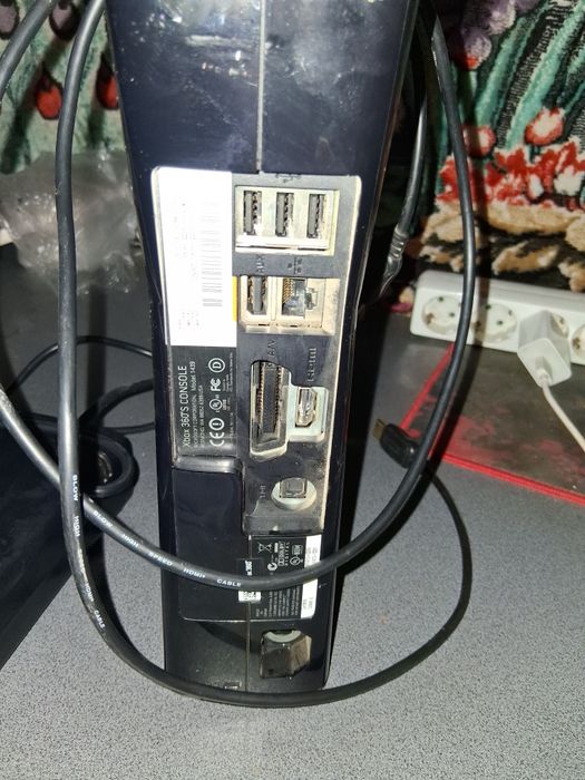 Vând Xbox360 in stare foarte bună de funcționare