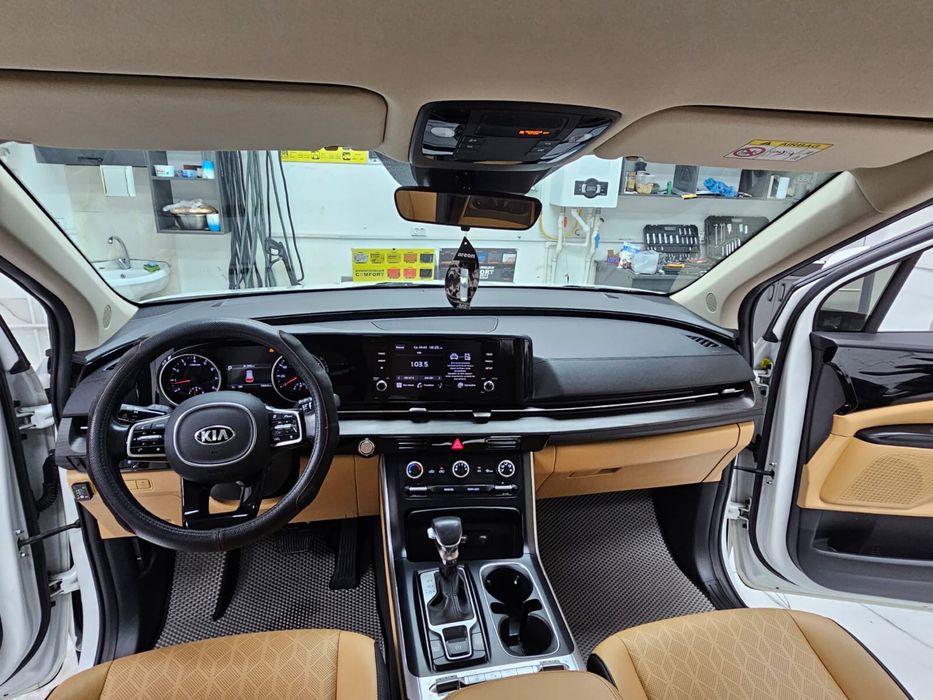 Kia Carneval 2021 год