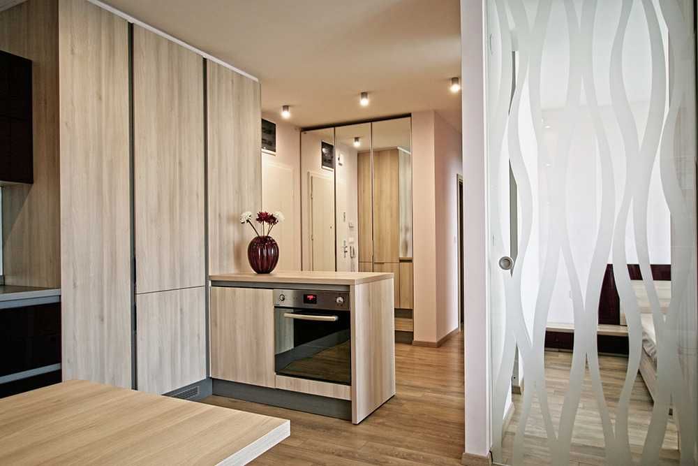 Дава се под наем Тристаен апартамент в София, Витоша - 90 кв.м за 1050 € - Снимка #1