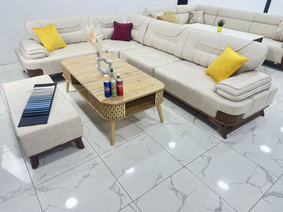 Ugoloq model : Karmen