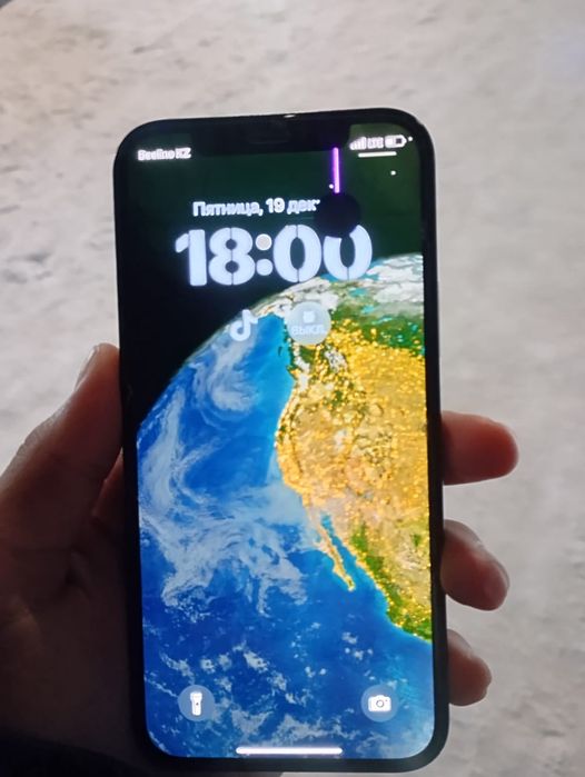 Продам Айфон 12 мини