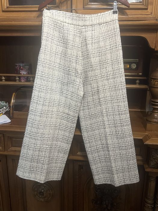 Vand pantaloni twed, culote Zara