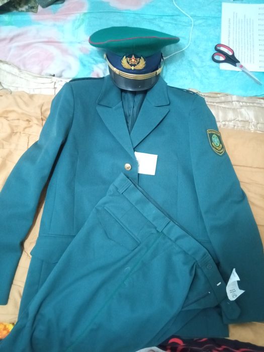 Продам костюм парадный