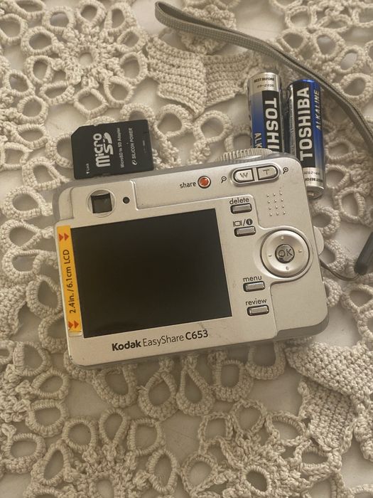 Camere foto digitale Y2K diverse tipuri