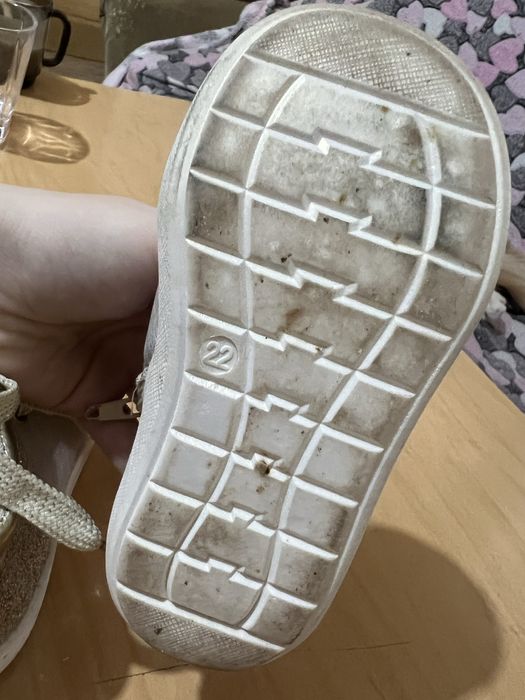 Продам обувь на девочку