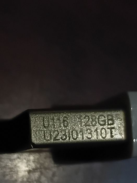 Флешка на 128гб состояние 9/10