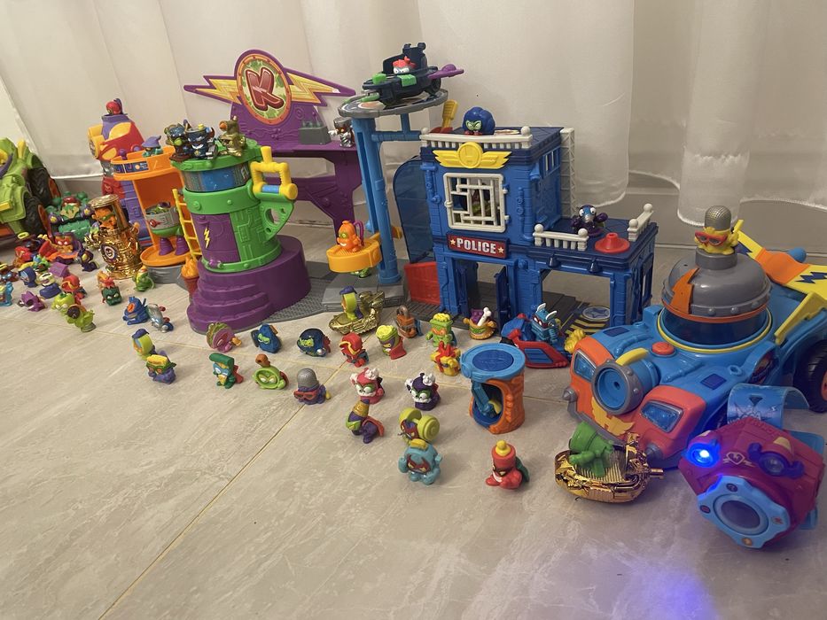 Set foarte complet Superzings