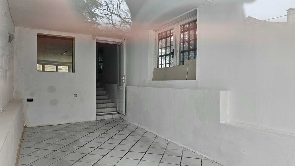 Продава се Магазин в Разград, Варош - 53 кв.м за 1227 €/кв.м - Снимка #1