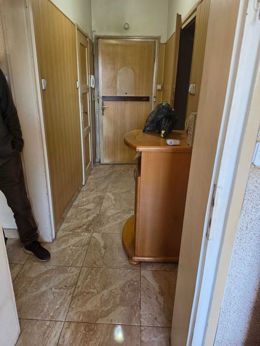 Продавам стари мебели