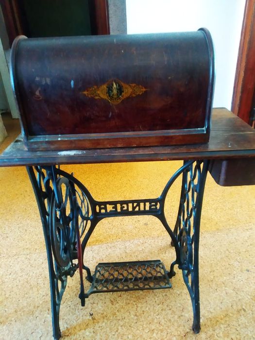 швейная машинка.