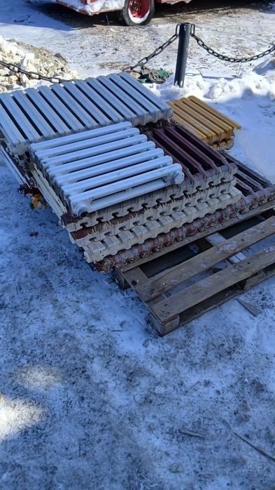 Продам чугунный радиатор