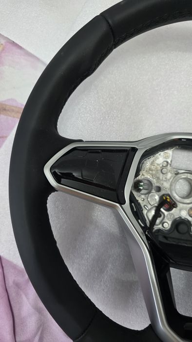 Volan VW  passat golf 8  cu incalzire  padele