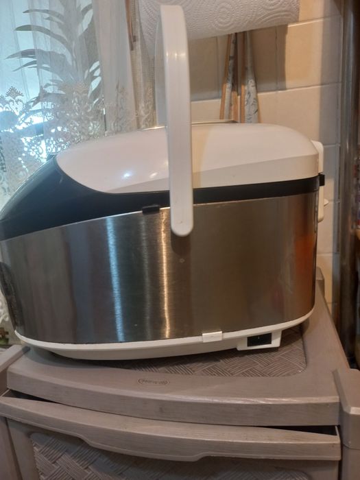 Продам мультиварку Redmond