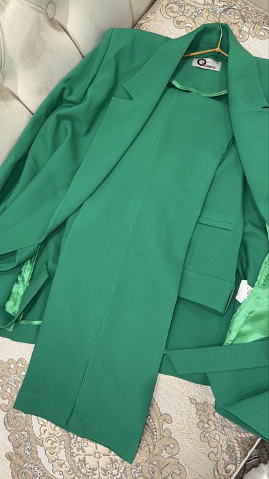 Костюм и брюки.