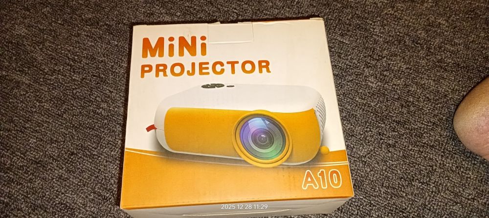 Mini proiector de cameră