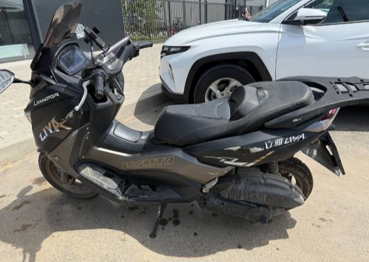 Скутер ZMAX 180кубов