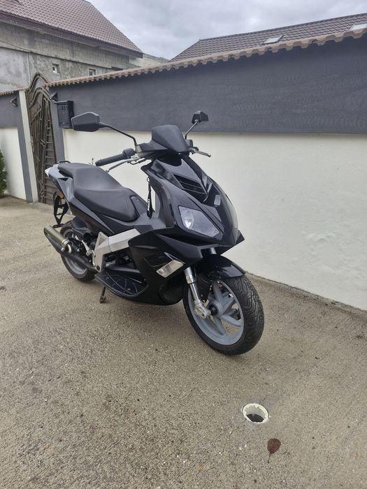 Vând scuter Derbi GP1 50CC motorizare piaggio