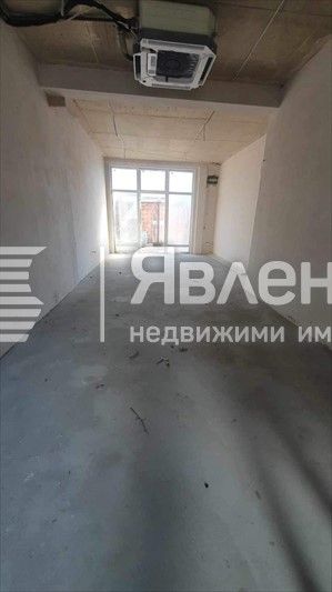 Дава се под наем Магазин в Варна, Център - 45 кв.м за 2815 € - Снимка #3
