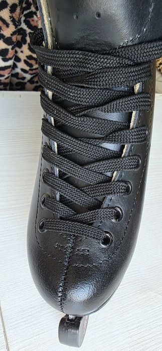 Фигурные коньки Botas