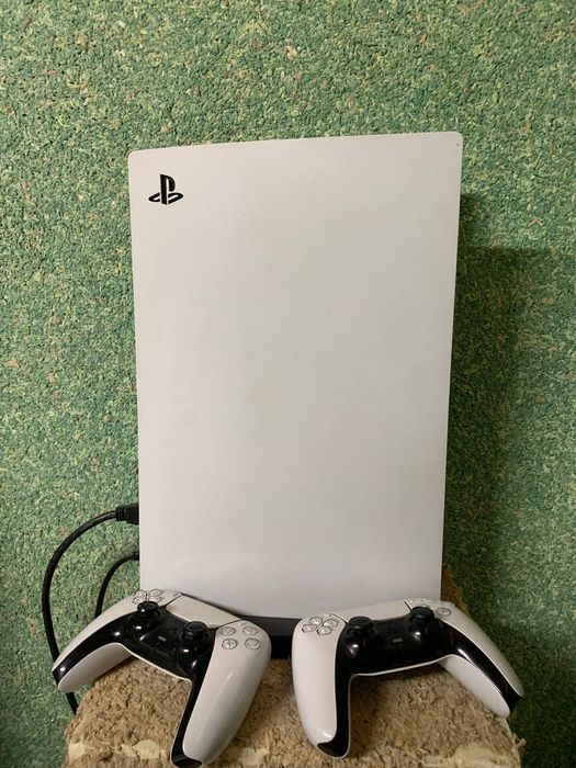 Playstation 5 va 4