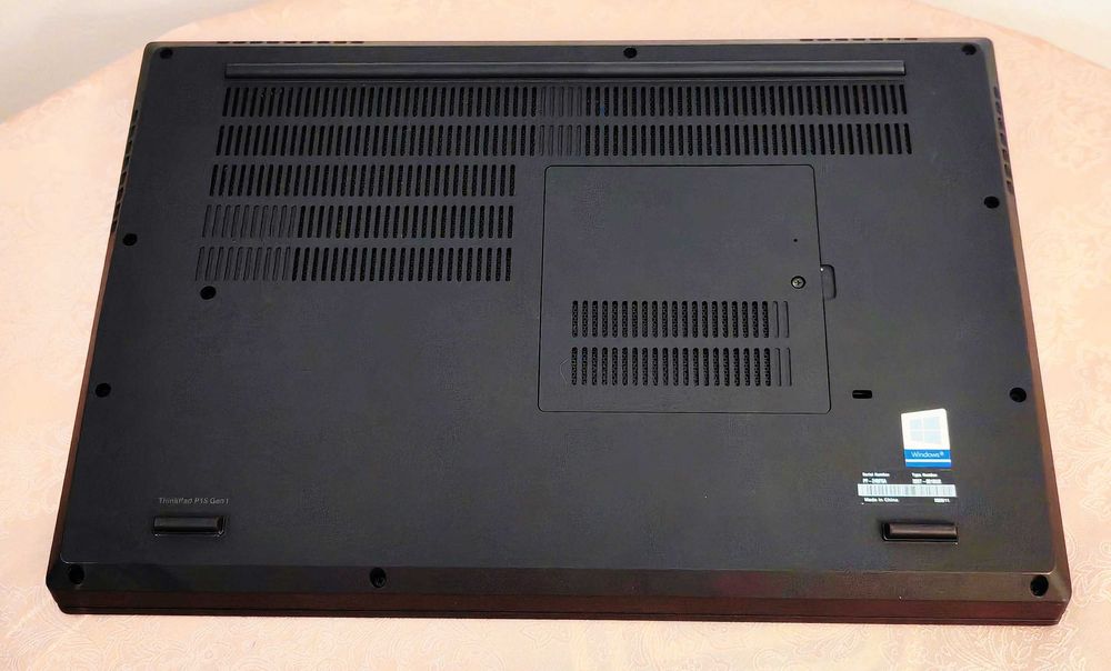 ThinkPad P15/Core i7-10850H/16GB RAM/512 SSD/Quadro T1000 4GB/15.6 IPS