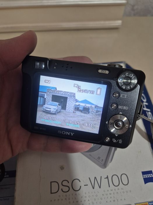 Sony Cyber-shot DSC-W100