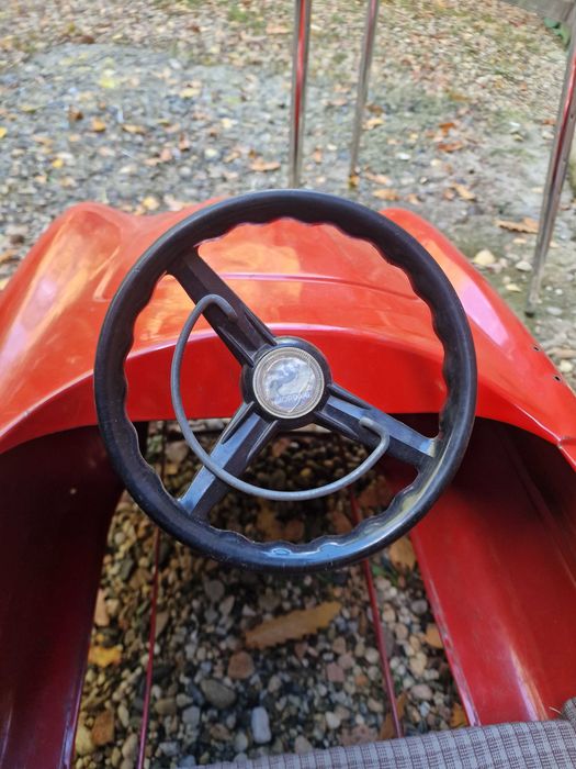 Ретро метална количка с педали