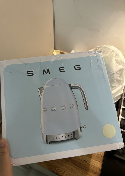 Чайник smeg,бежовый